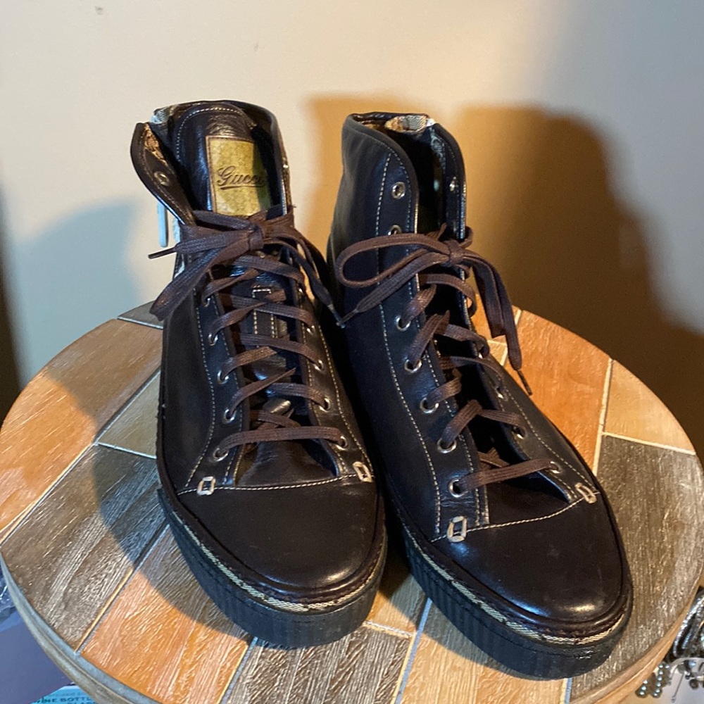 Mens Brown Vintage Gucci Hightop Leather Sneakers Size 9.